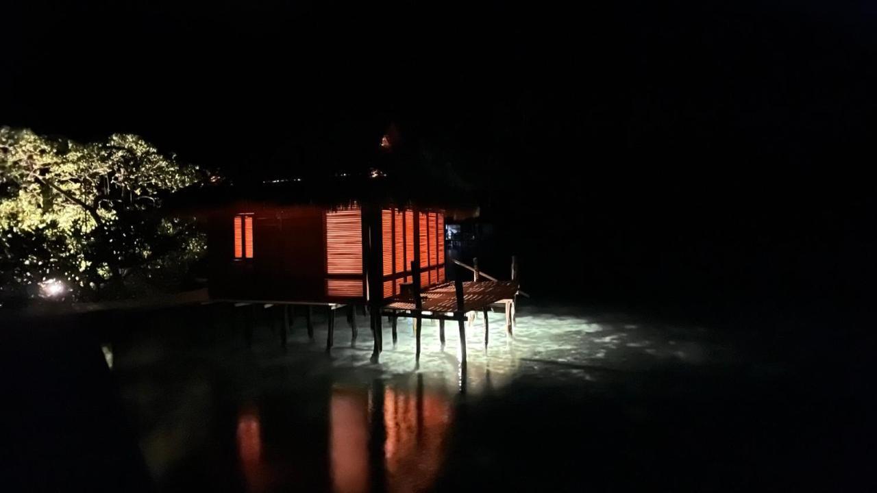 Hotel Nyande Raja Ampat Pulau Mansuar Esterno foto