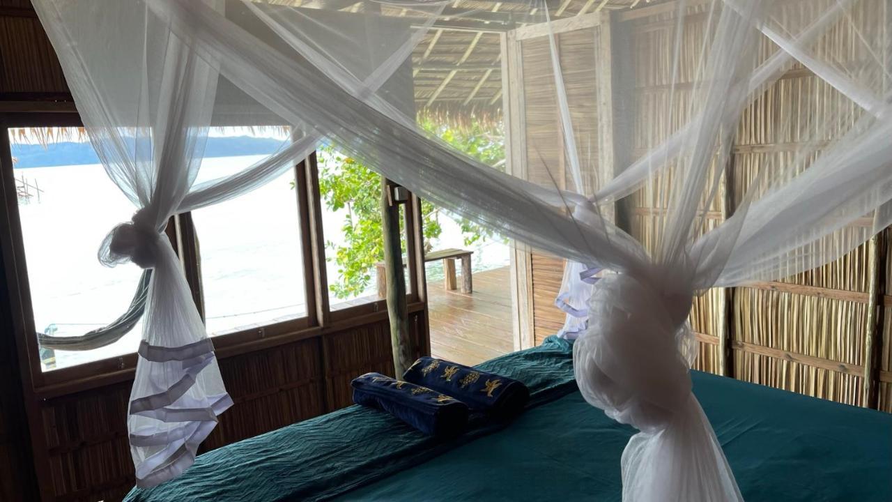 Hotel Nyande Raja Ampat Pulau Mansuar Esterno foto