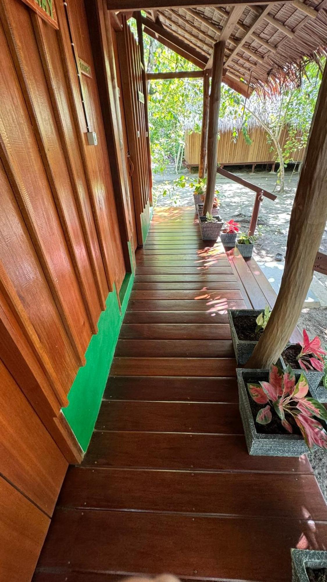 Hotel Nyande Raja Ampat Pulau Mansuar Esterno foto